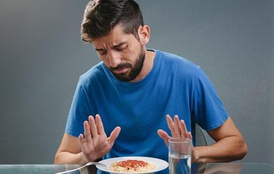 小小1颗野草,竟是湿气的“杀手”,每天拌着吃,老湿气一去不返