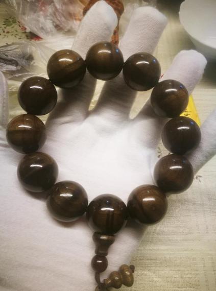 各种文玩木质包浆手串,十大必买文玩排名