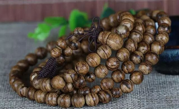 各种文玩木质包浆手串,十大必买文玩排名