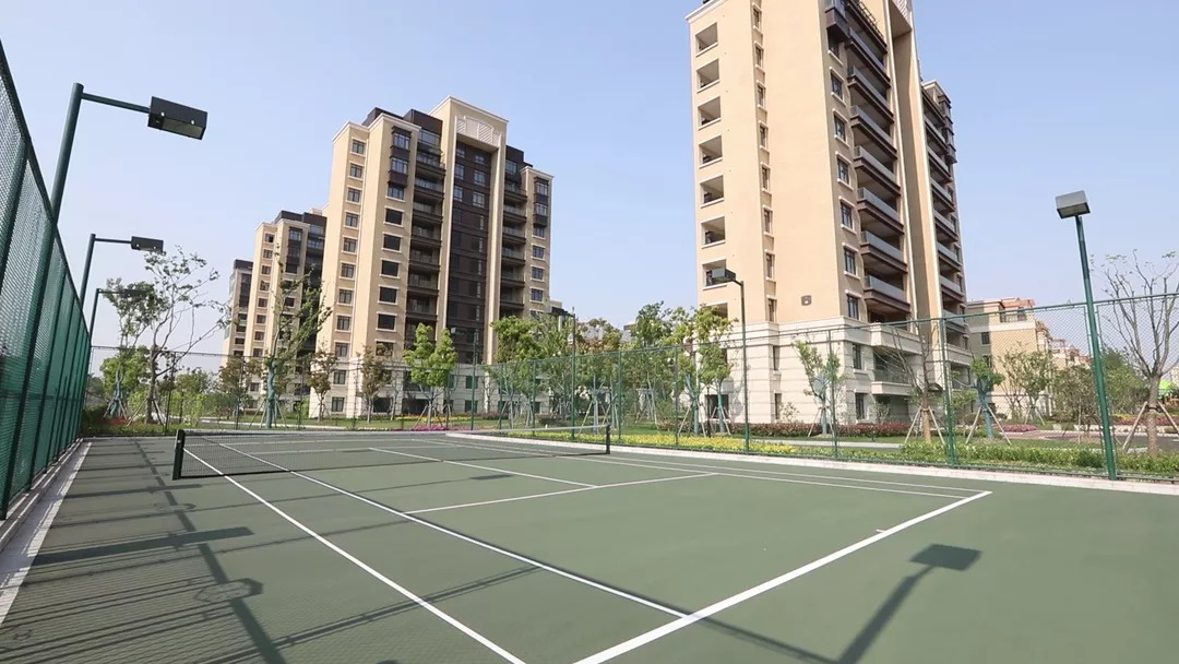 临港什么时候通火车,临港近期有什么活动