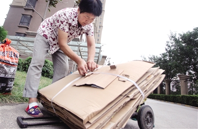 废品价格涨疯了破烂王收入过万,废品价格上调