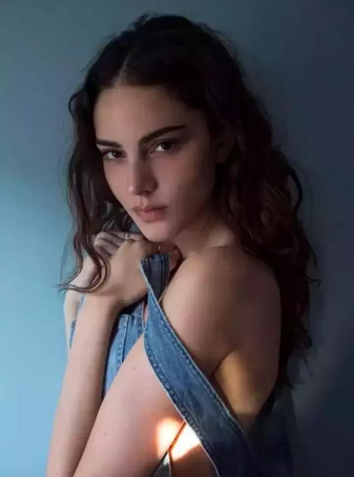 天呐！19岁=36D胸+大长腿，为什么没把我生得这么美！