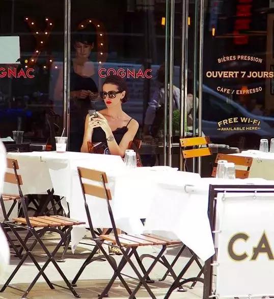 天呐！19岁=36D胸+大长腿，为什么没把我生得这么美！