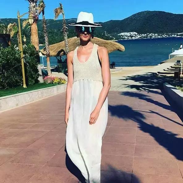 天呐！19岁=36D胸+大长腿，为什么没把我生得这么美！