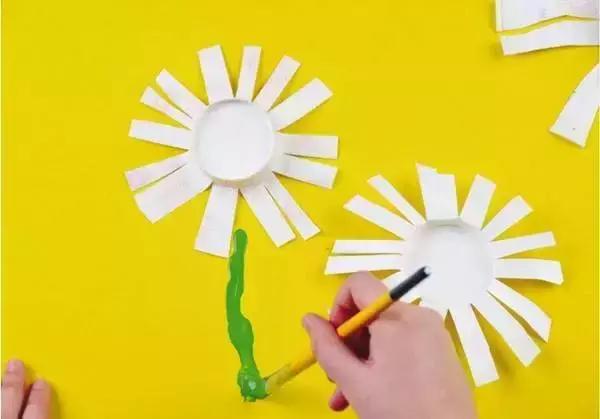 一次性纸杯手工作品,一次性杯子鸡蛋手工创意制作