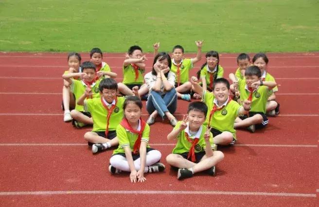 开学穿校服怎么办,开学如何整理夏天校服