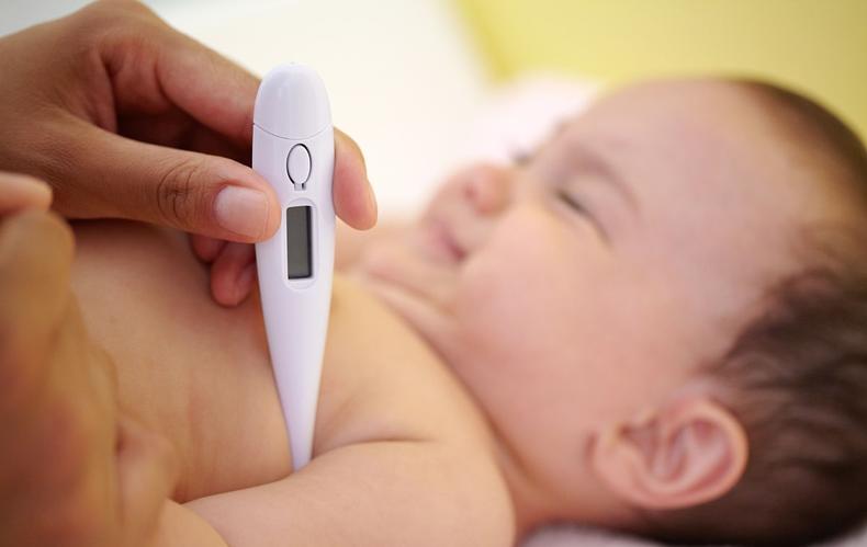 0到1岁的宝宝发烧怎么物理降温,5岁小孩发烧发抖说很冷怎么处理