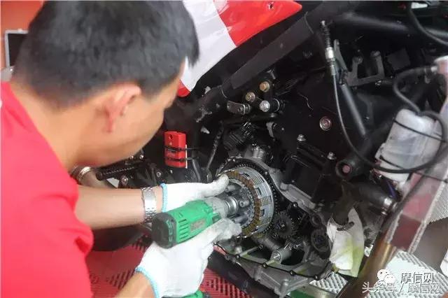 再创佳绩!新感觉自主双缸250CC赛车征战CRRC(贵阳站)