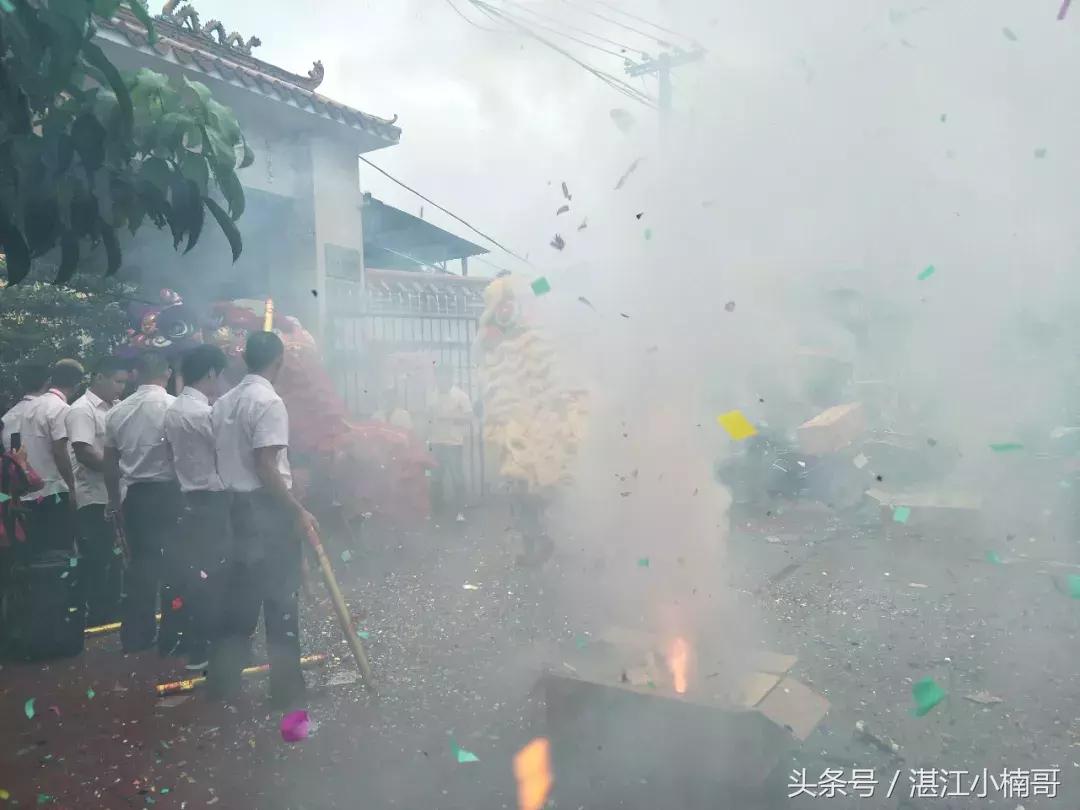 杨家镇安榄村外嫁姐妹回娘家聚会,雷州官茂村姐妹回娘家
