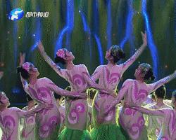 海霞哽咽播音,央视著名主持人海霞年轻时的图片