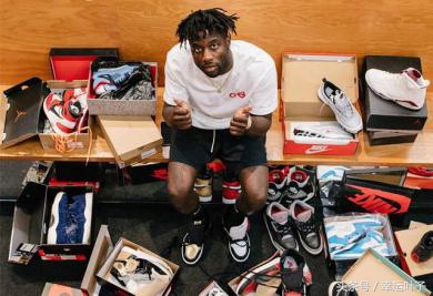 aj椋炴獝璧板,绌跨潃aj灏忓績缈肩考璧拌矾