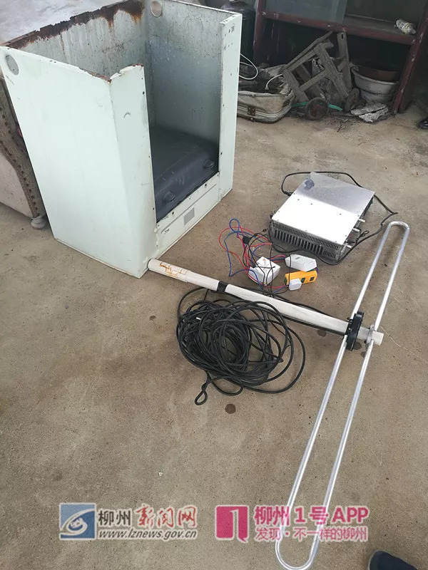 黑广播藏身小区天台,黑广播藏身小区