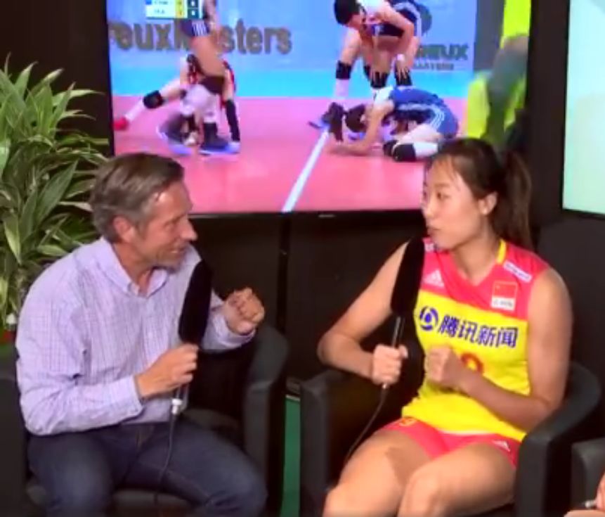 女排国际范！世界冠军一口流利英语接受外媒专访瑞士主持惊讶叫好