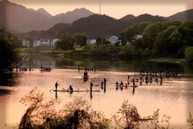 秋天的婺源什么时候去最美,秋天的婺源是色彩的天堂