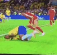 像内马尔一样翻滚，并不可耻，其实这是足球巨星的一堂必修课