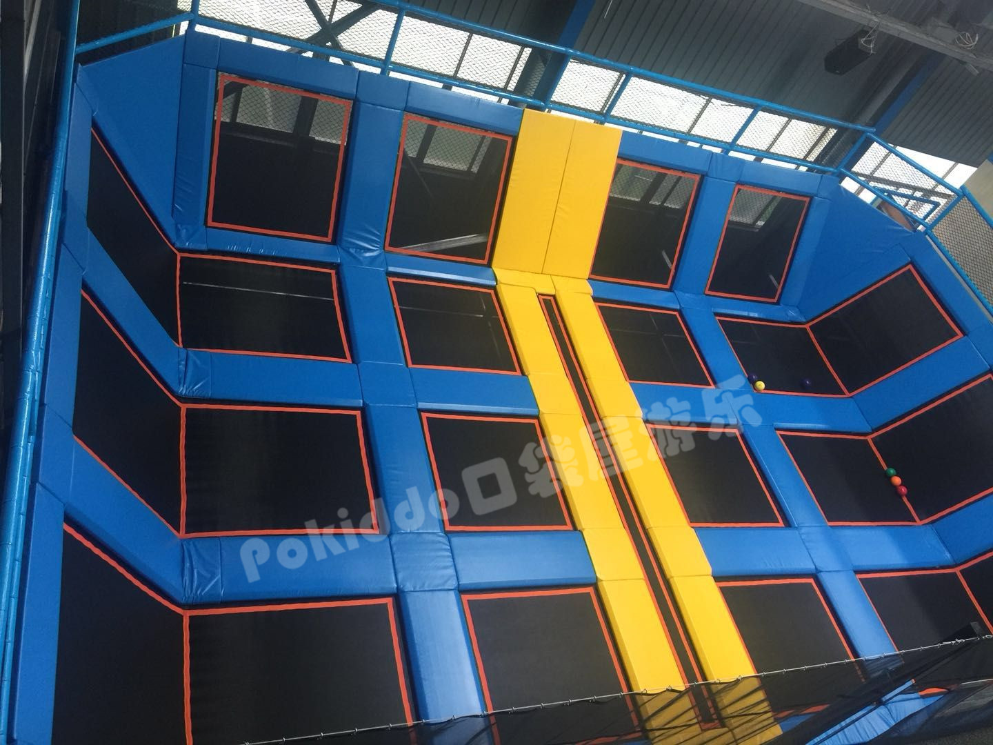 口袋屋蹦床乐园团购,5000平方米大型室内蹦床主题公园