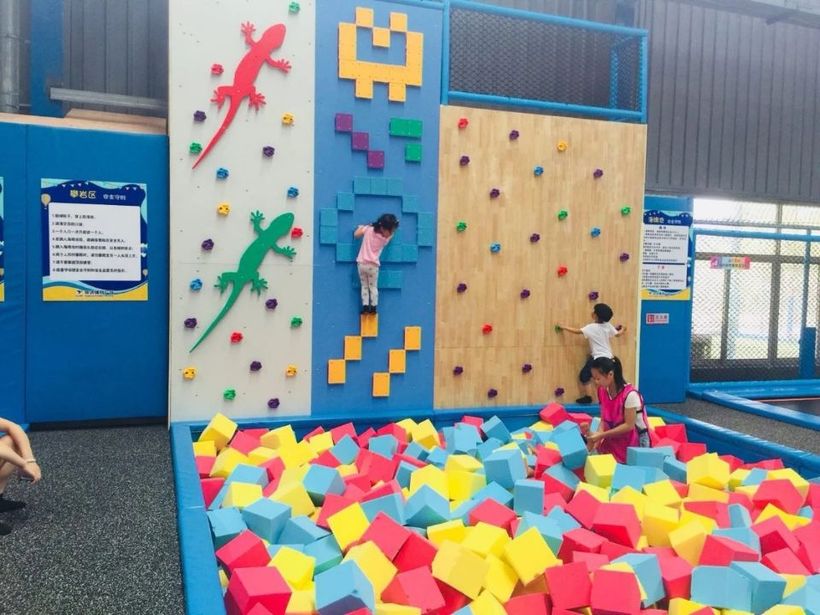 口袋屋蹦床乐园团购,5000平方米大型室内蹦床主题公园