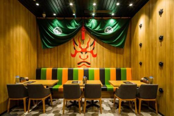 日本拥有121家店,它靠什么成为拉面之王?|花万里深圳餐饮设计