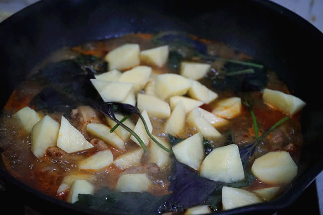 鸡爪不脱骨的凉拌做法,鸡爪脱骨了怎么做好吃