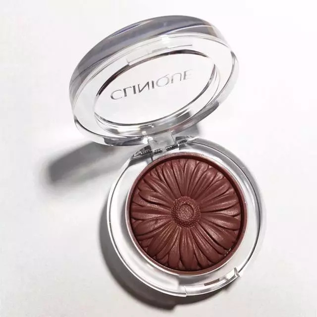 妆容分享秋冬暖意红唇妆,秋冬妆容彩妆好物推荐