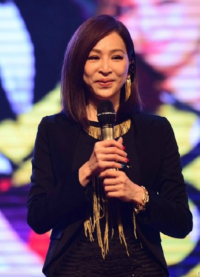 昔日女神王心凌现身被吐槽脸垮了,王心凌官方回应怼粉