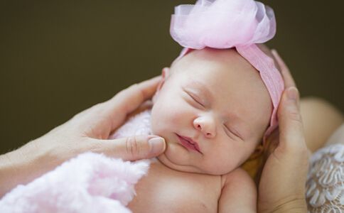 婴儿常见皮肤问题及解决办法,宝宝常见皮肤病及护理方法