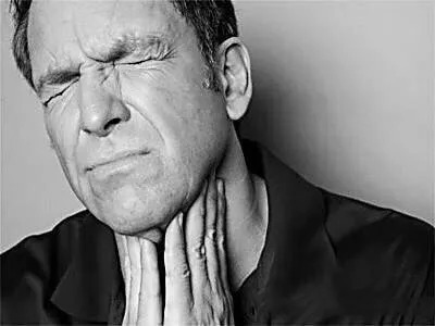 天天“吃”粉笔灰,常常大声说话,您咽喉还好吗?