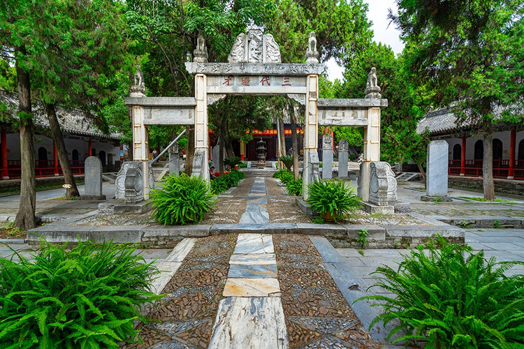 探寻自然与历史的魅力,走进大自然了解历史人文