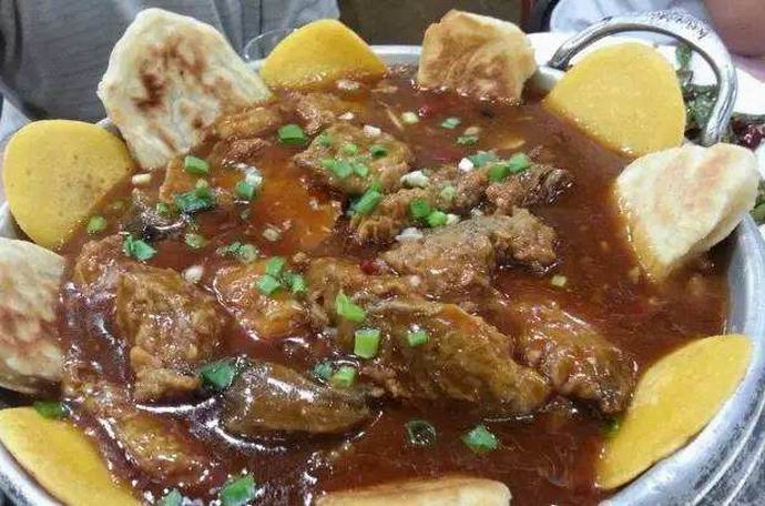 天津传统家熬鱼,天津地道的熬鱼饭馆