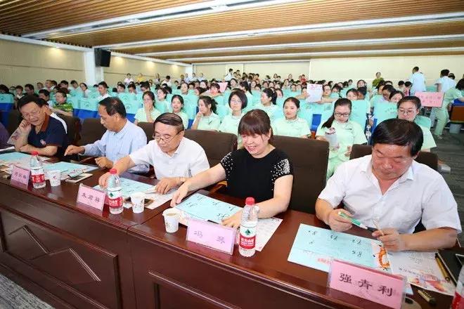 世界物理治疗日致敬所有的治疗师,庆祝世界物理治疗师节