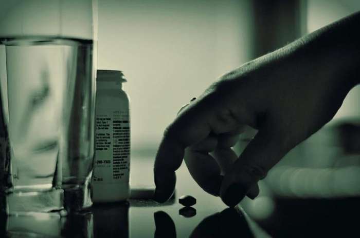 他是中药科学研究的第一人，呕心沥血的成果却被毒贩所利用