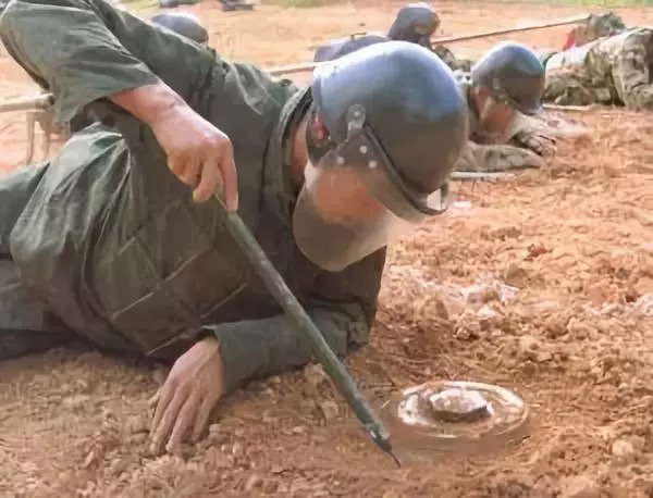 急诊医生经历的那些抢救告诉你：不要再忽视肚子痛了！