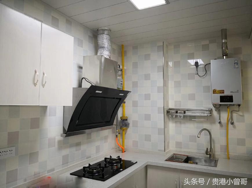 婆婆花了13W装修的婚房，不做吊顶也很漂亮，电视墙真心喜欢！