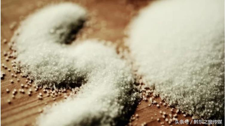 小孩擦的粉进眼睛里有什么危害嘛,孩子眼睛碰破最好不要吃什么东西