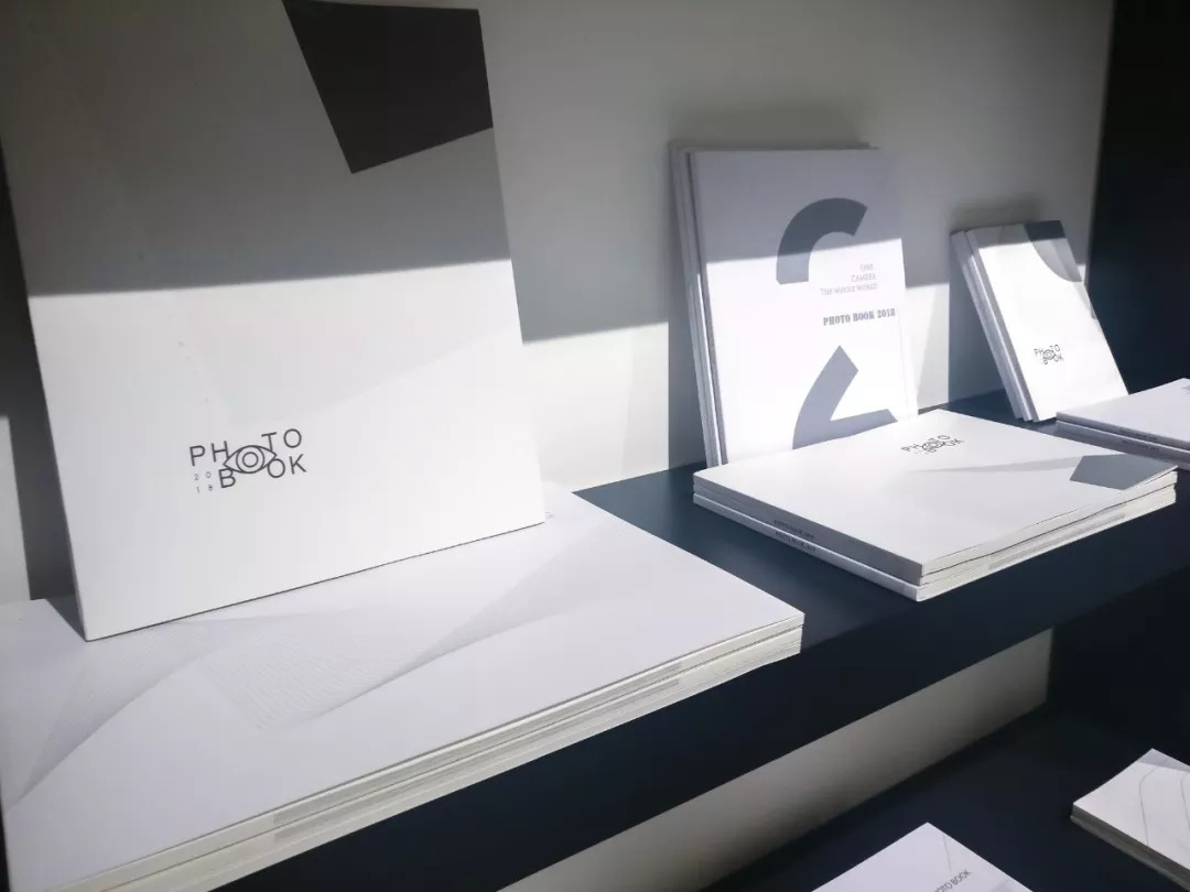 价值百万的电影摄影机,200元的摄影棚