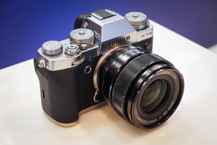 富士x-t30ii微单相机是半画幅吗,富士xt3全画幅微单怎么样