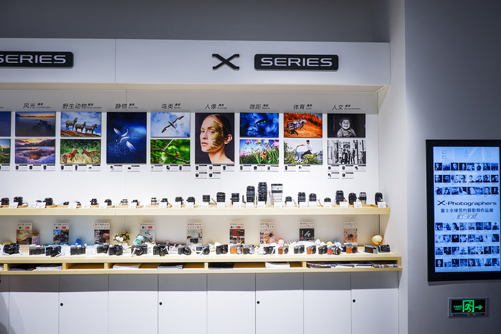 富士x-t30ii微单相机是半画幅吗,富士xt3全画幅微单怎么样