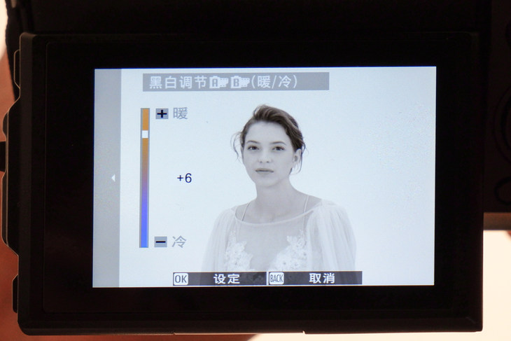 富士x-t30ii微单相机是半画幅吗,富士xt3全画幅微单怎么样