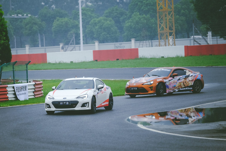 富士x-t30ii微单相机是半画幅吗,富士xt3全画幅微单怎么样