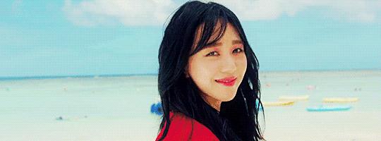 Gucci这是在逼我们把泳衣穿上街？