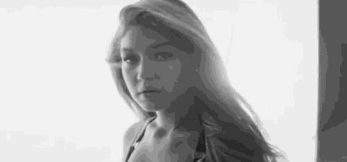 Gucci这是在逼我们把泳衣穿上街？