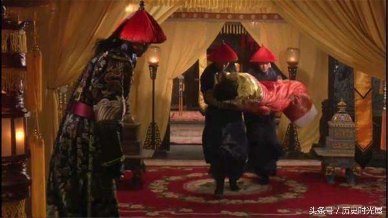 古代皇帝的春宵一刻，要听从太监发号施令，个个皇帝敢怒不敢言