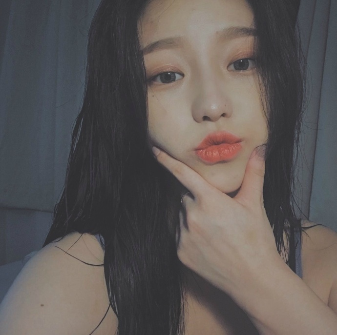 发朋友圈超拽霸气的句子,女人精致霸气励志超拽句子