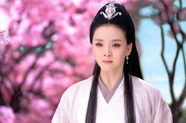 她曾被誉为古装女神,她被称为古装第一美人