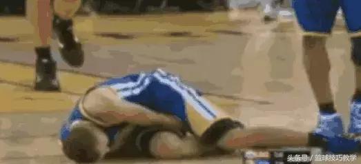戈登晃断了库里的脚踝 (戈登晃断库里脚踝)