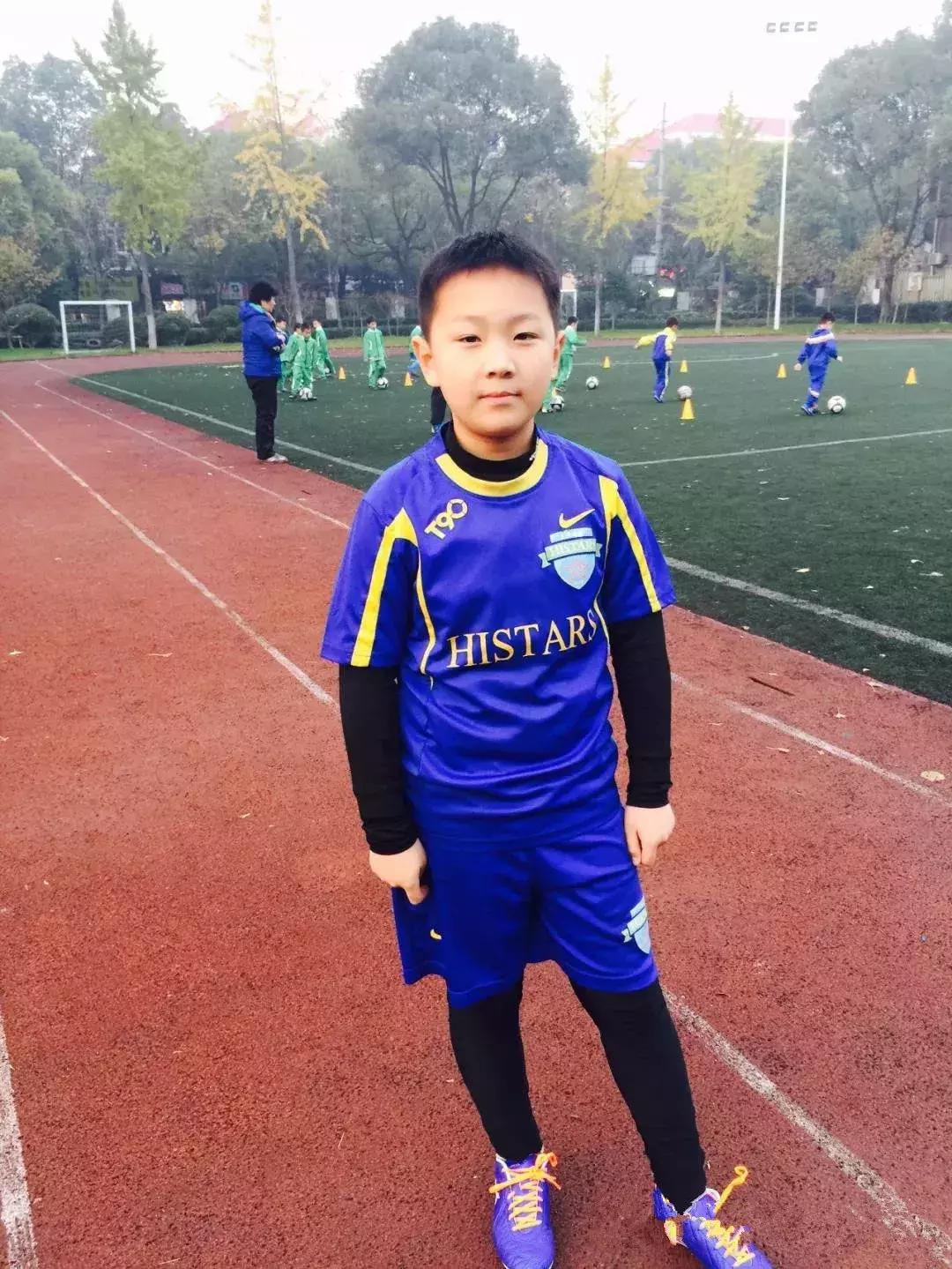 踢球真的没出路吗,足球如何才能称得上球王