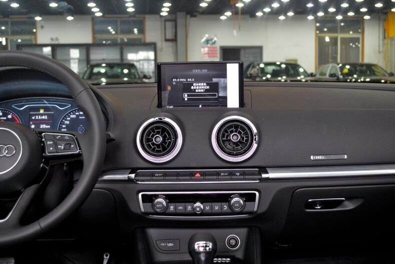 撩妹敞篷小跑，7秒破百，高逼格的豪华品牌，28万起