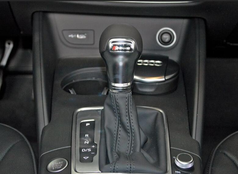 撩妹敞篷小跑，7秒破百，高逼格的豪华品牌，28万起