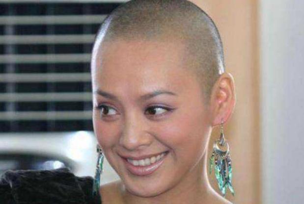 baby晒照撞脸黄晓明,baby撞脸李小璐