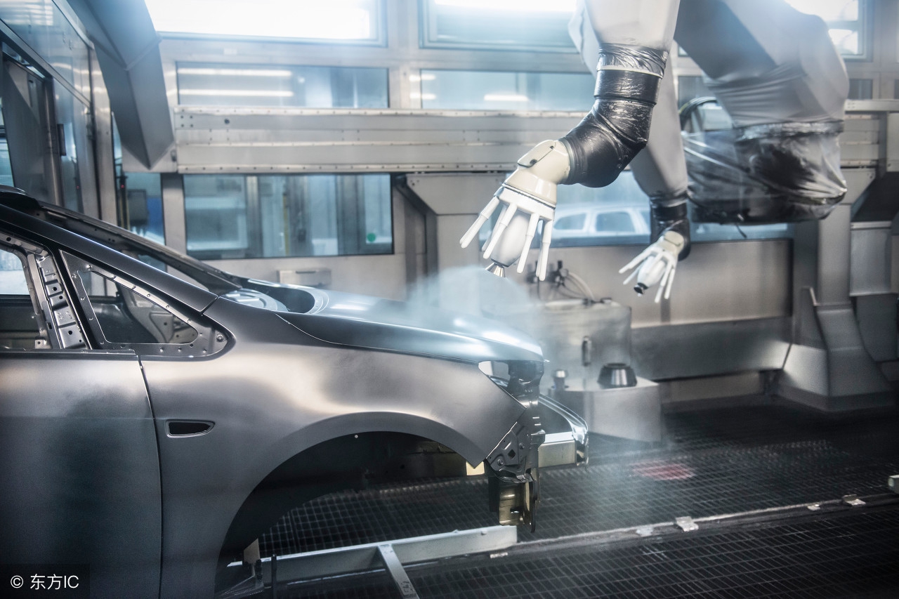 车子被剐蹭了一点如何自己修补,车辆被剐蹭小妙招